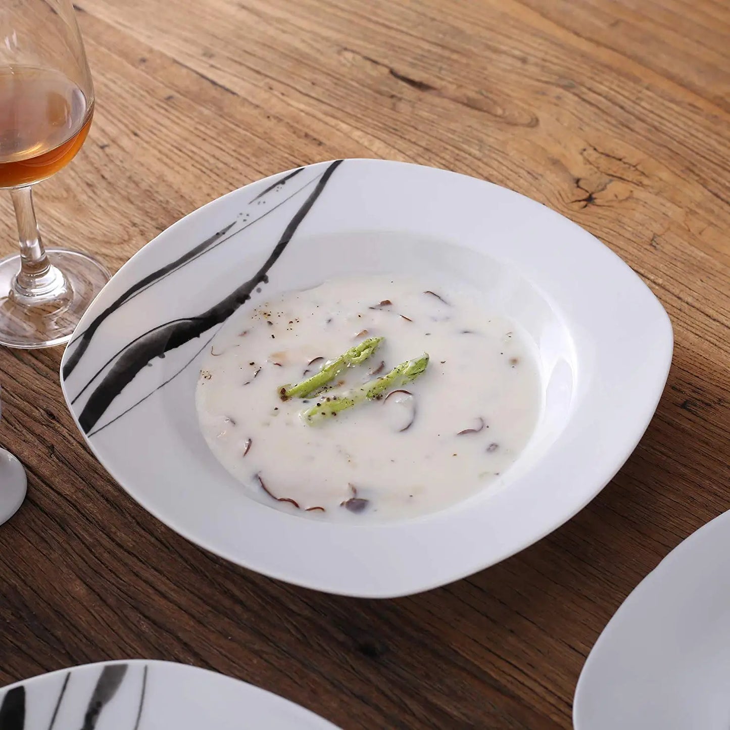 VEWEET Teresa Porcelain Dinner Set 30 And 60 Piece With Cups And Saucers