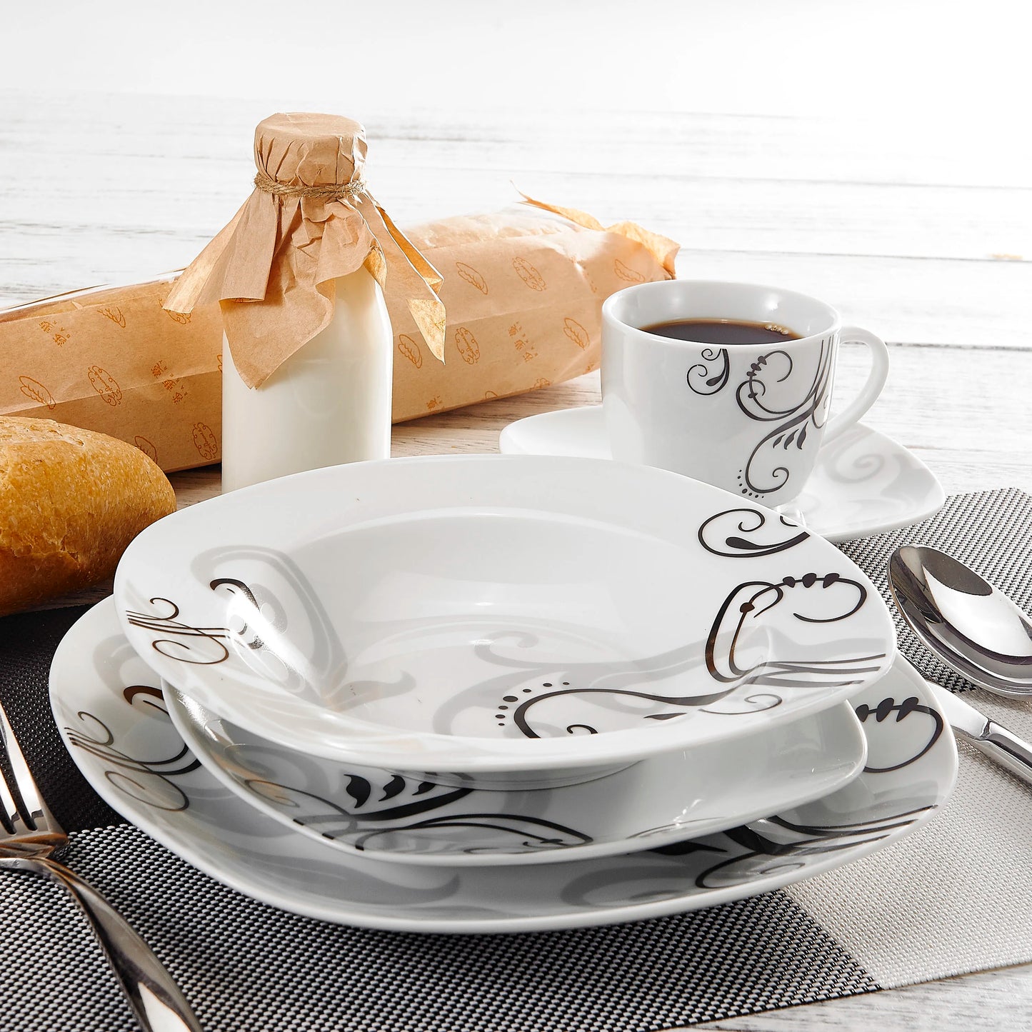 VEWEET ZOEY 30 Piece Porcelain Dinnerware Set Floral Plates Cups And Saucers